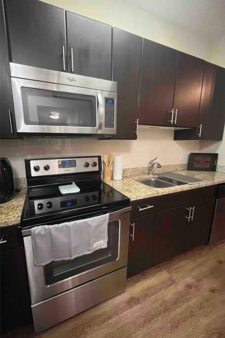 Apartamento Blooming Journey In Tampa Bay! Exterior foto